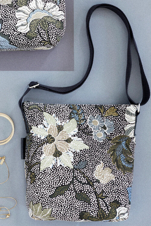 Ceannis Small Shoulder Bag Flower Linen